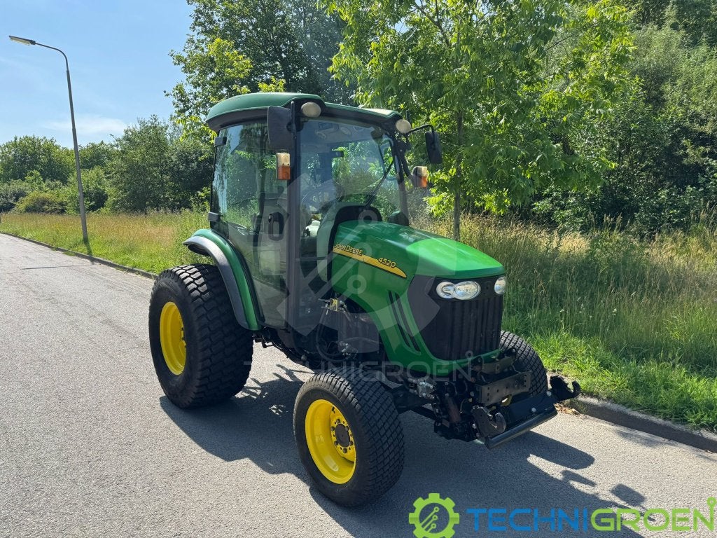 John Deere 4520 tractor hydrostaat compact tractor 60 PK!