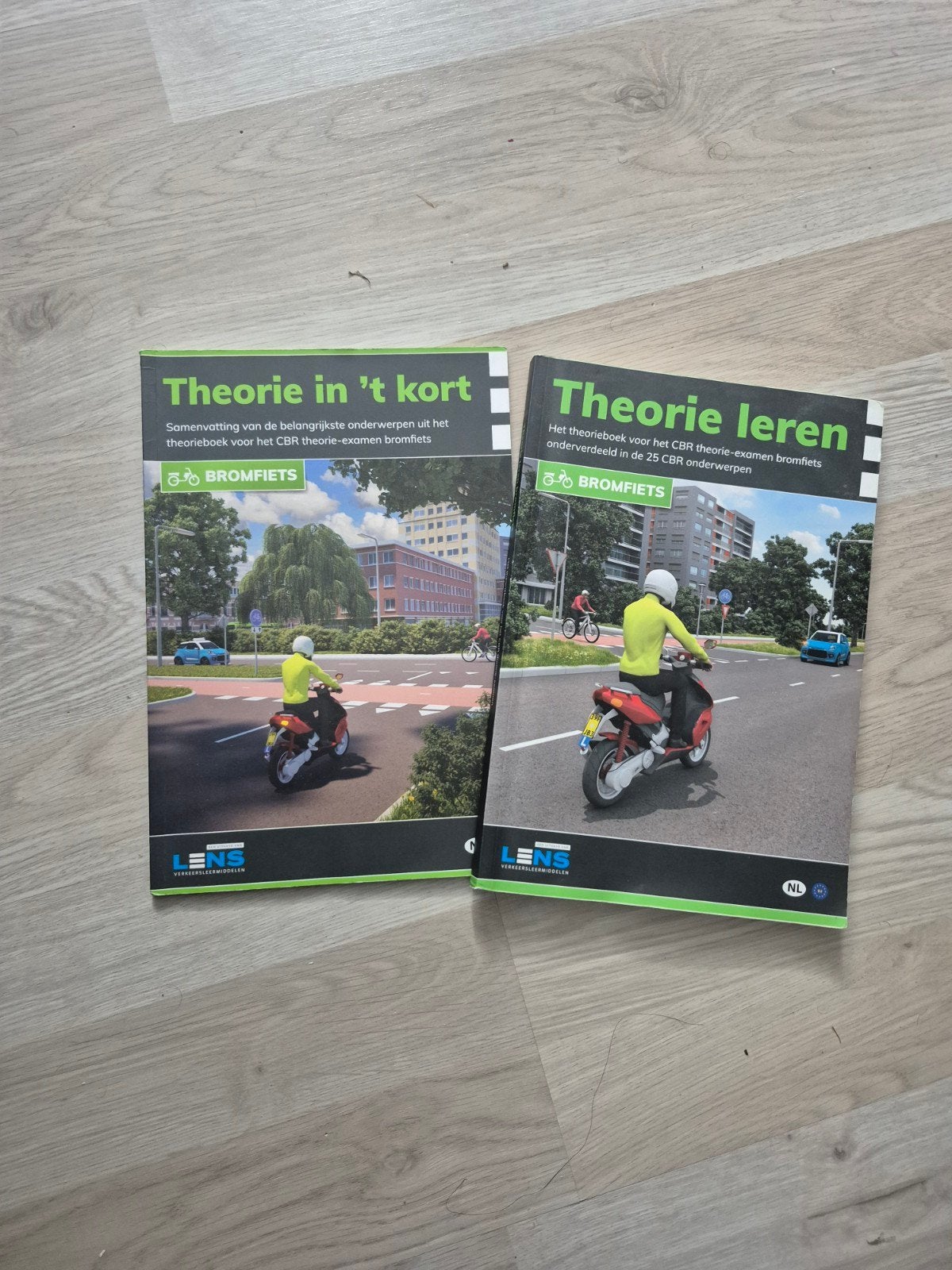Scooter theorieboek en samenvatting bromfiets CBR, Boeken, Studieboeken en Cursussen, Niet van toepassing, Ophalen of Verzenden