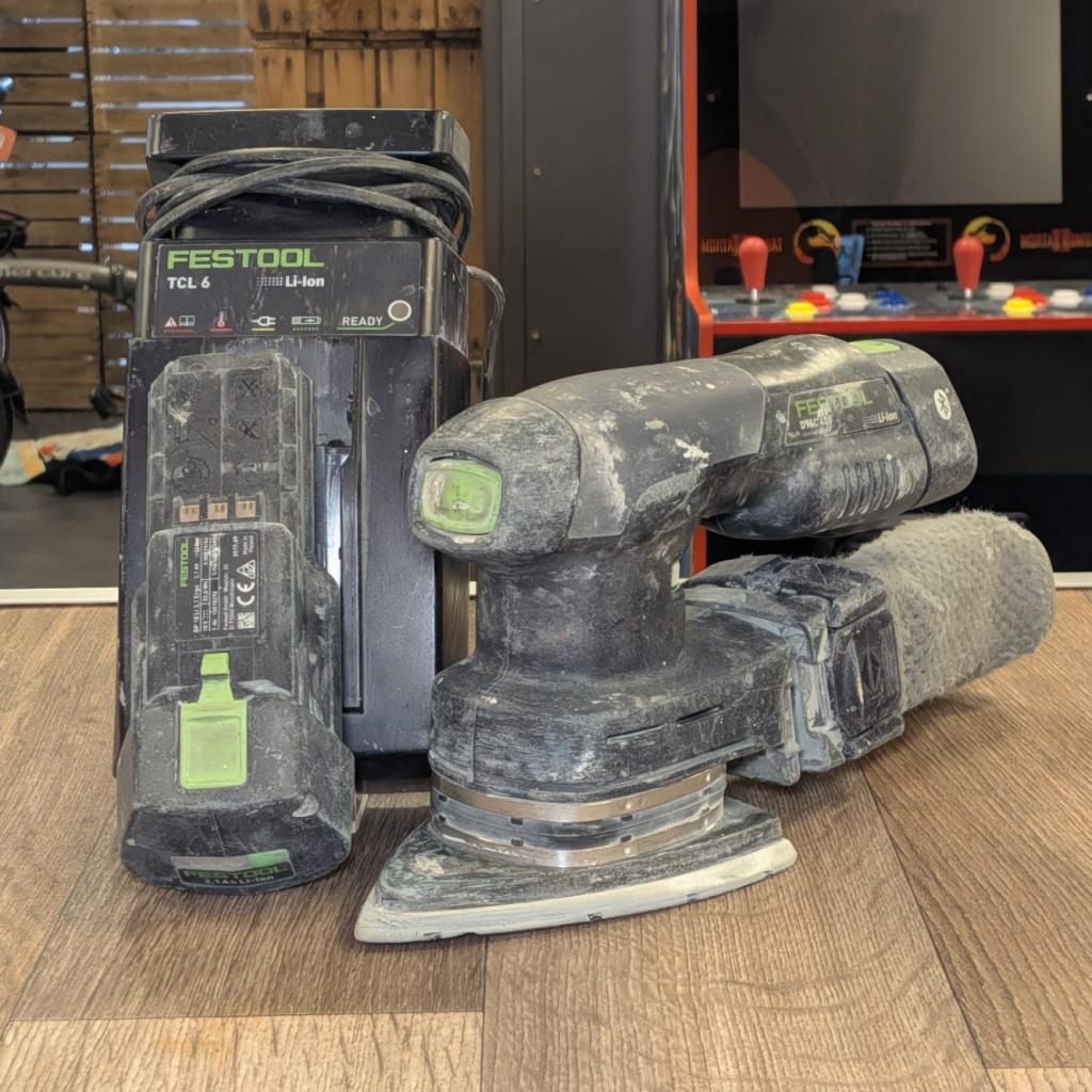 Festool DTSC400 deltaschuurmachine Incl Accu & Oplader, Festool, Zo goed als nieuw, Support@festool.com, Festool GmbH, Wertstraße 20, 
73240 Wendlingen
Germany