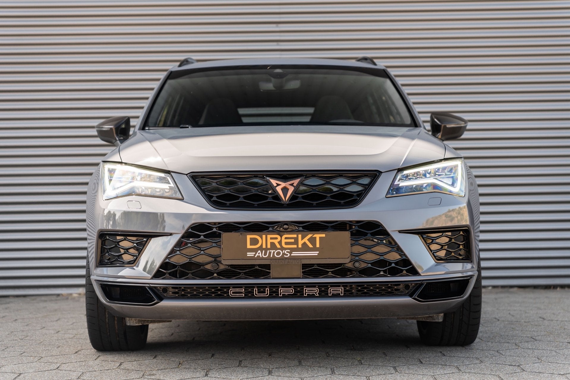 CUPRA Ateca 2.0 TSI 4DRIVE LIMITED AKRA CARBON PANO BREMBO, Auto's, Automaat, Dealer onderhouden, Gebruikt, Zwart