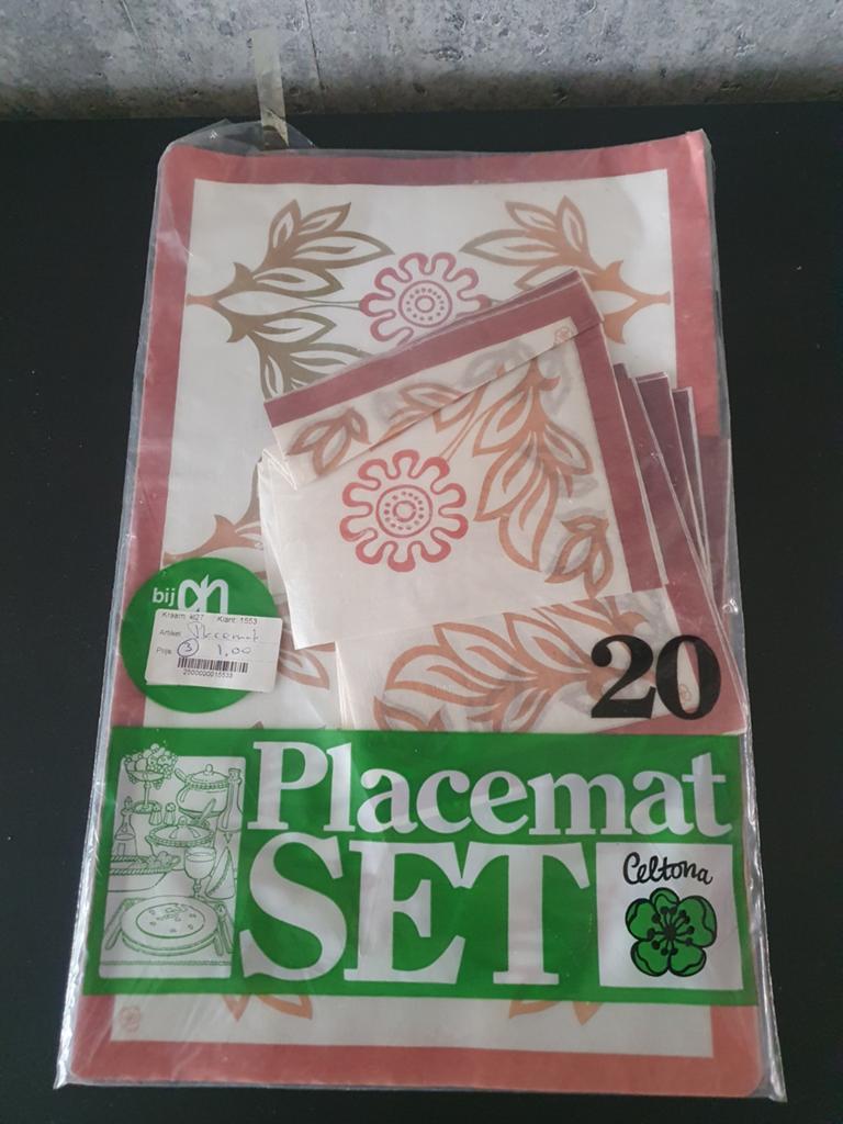 Nieuwe Placemat Set Papier met Servetten - Celtona, Ophalen of Verzenden, Nieuw, Overige kleuren, Placemat