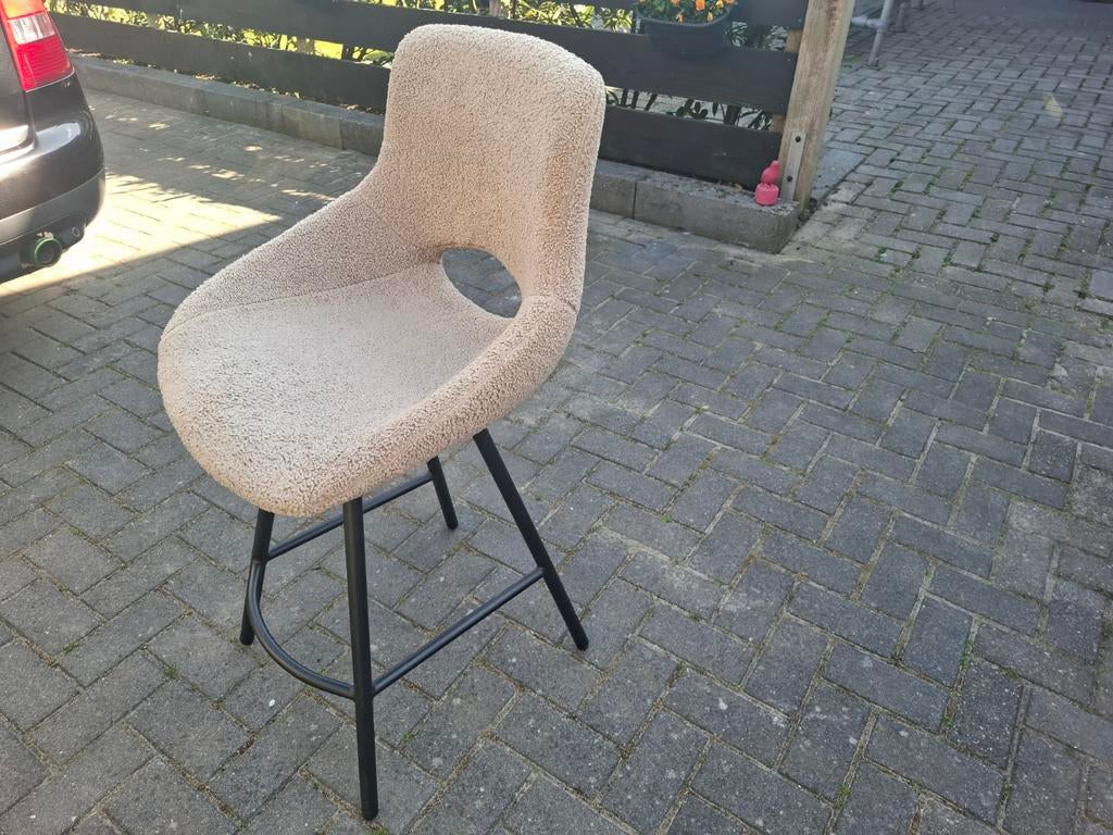 Moderne barkrukken met teddy stof - Zo goed als nieuw, Huis en Inrichting, Barkrukken, Ophalen, Met voetsteun, 60 tot 90 cm, Zo goed als nieuw