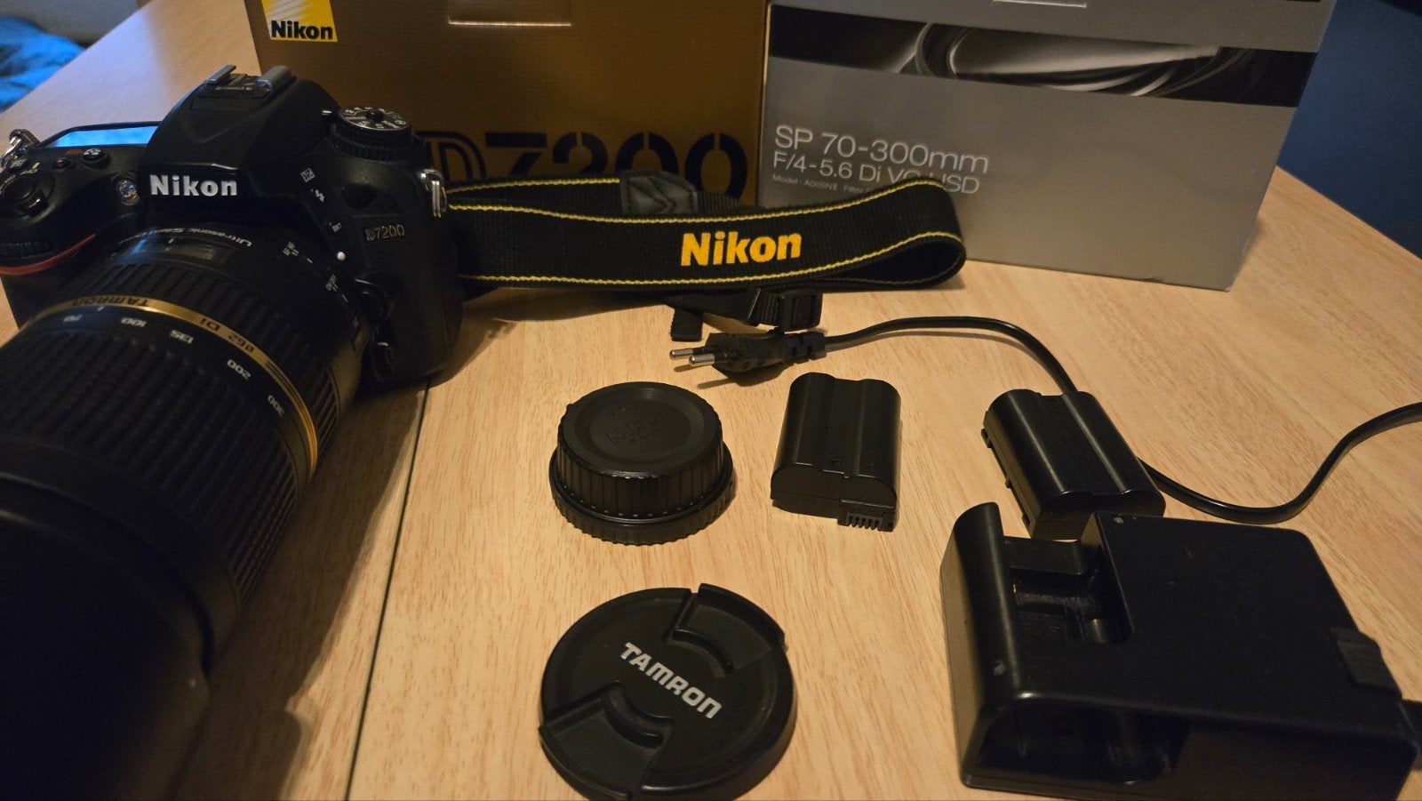 Nikon D7200 + Tamron SP 70-300mm VC USD + accessoires, Ophalen, Zo goed als nieuw
