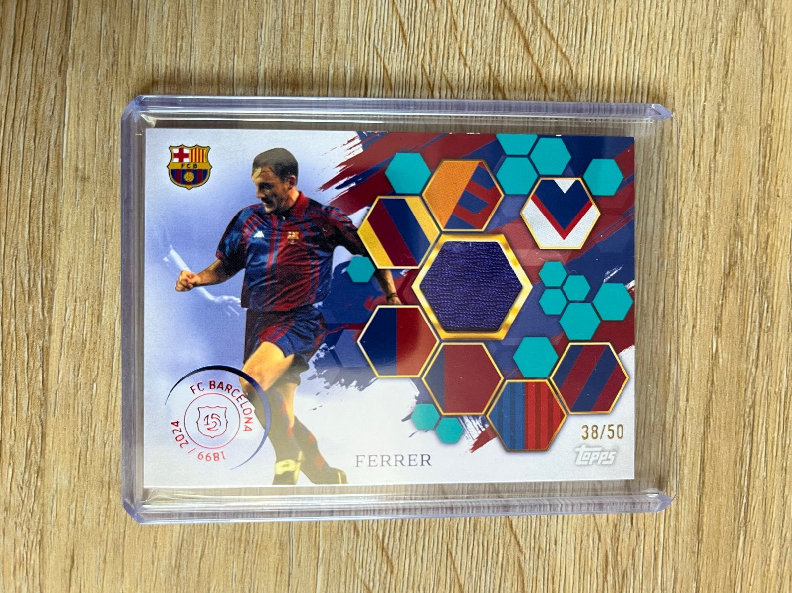 Ferrer Patch 38/50 Topps FC Barcelona 125 Jaar Jubileum, Ophalen of Verzenden, Zo goed als nieuw, Buitenlandse clubs, Spelerskaart