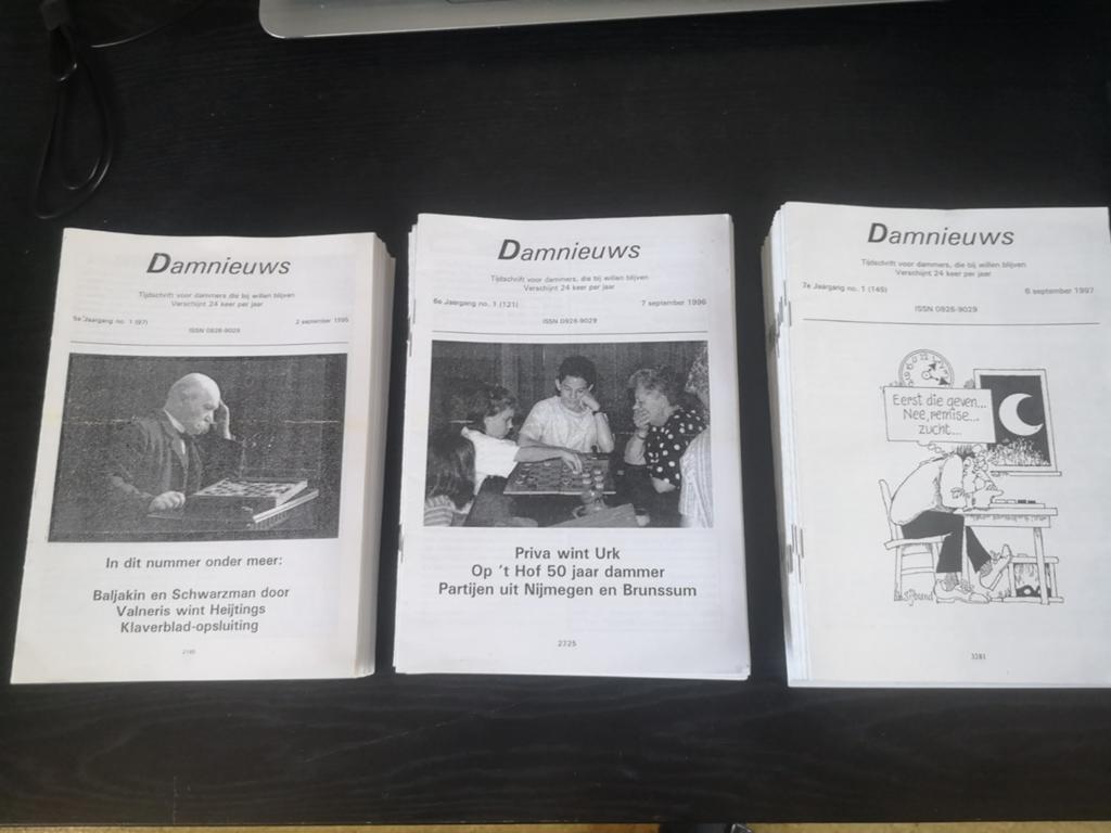 Damnieuws Tijdschriften - 3 Volledige jaargangen, Boeken, Tijdschriften en Kranten, Gelezen, Overige typen, Ophalen of Verzenden