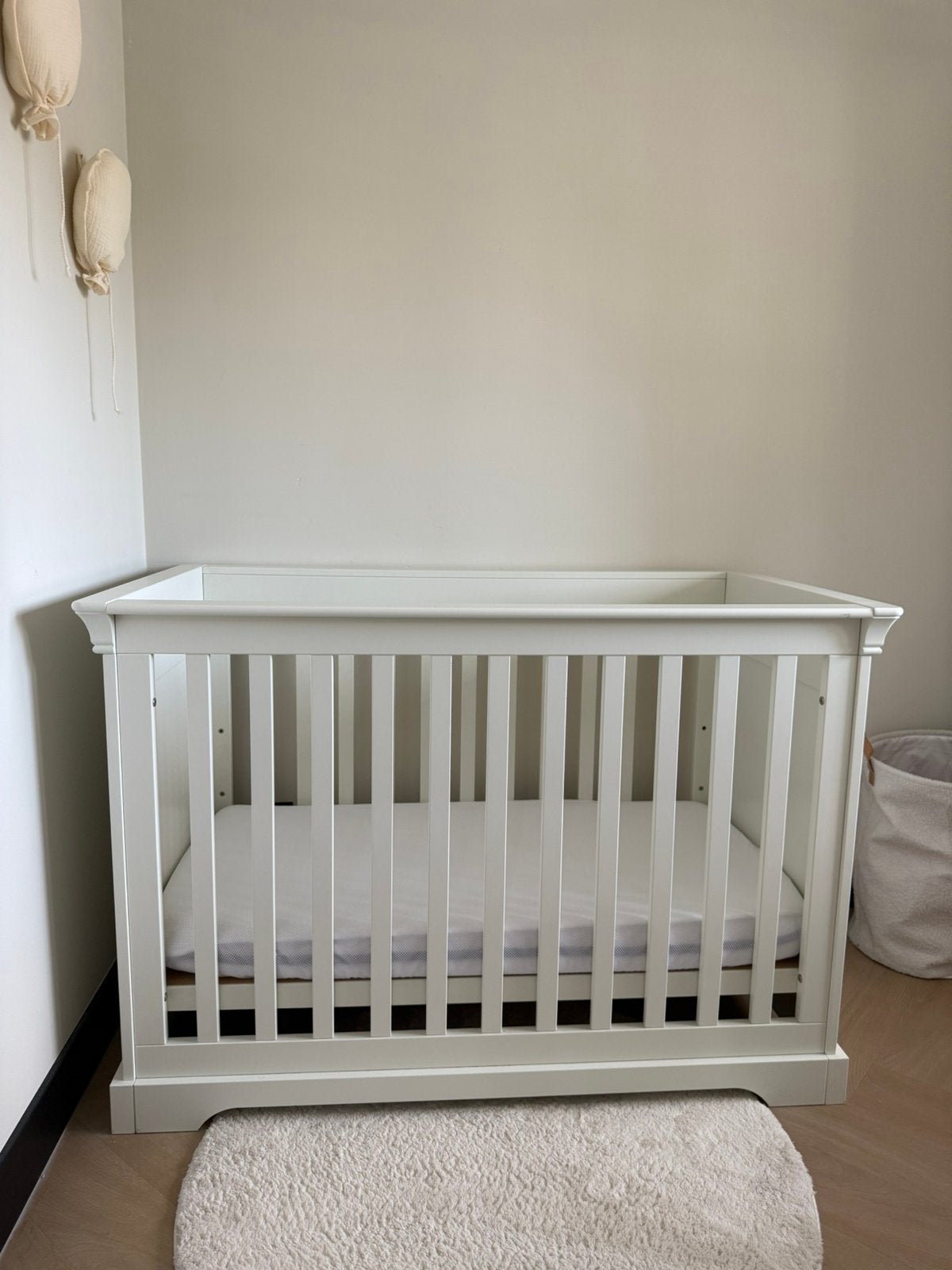 Kidsmill Chateau Babybed & Commode Wit, Ophalen, Zo goed als nieuw, Jongetje of Meisje