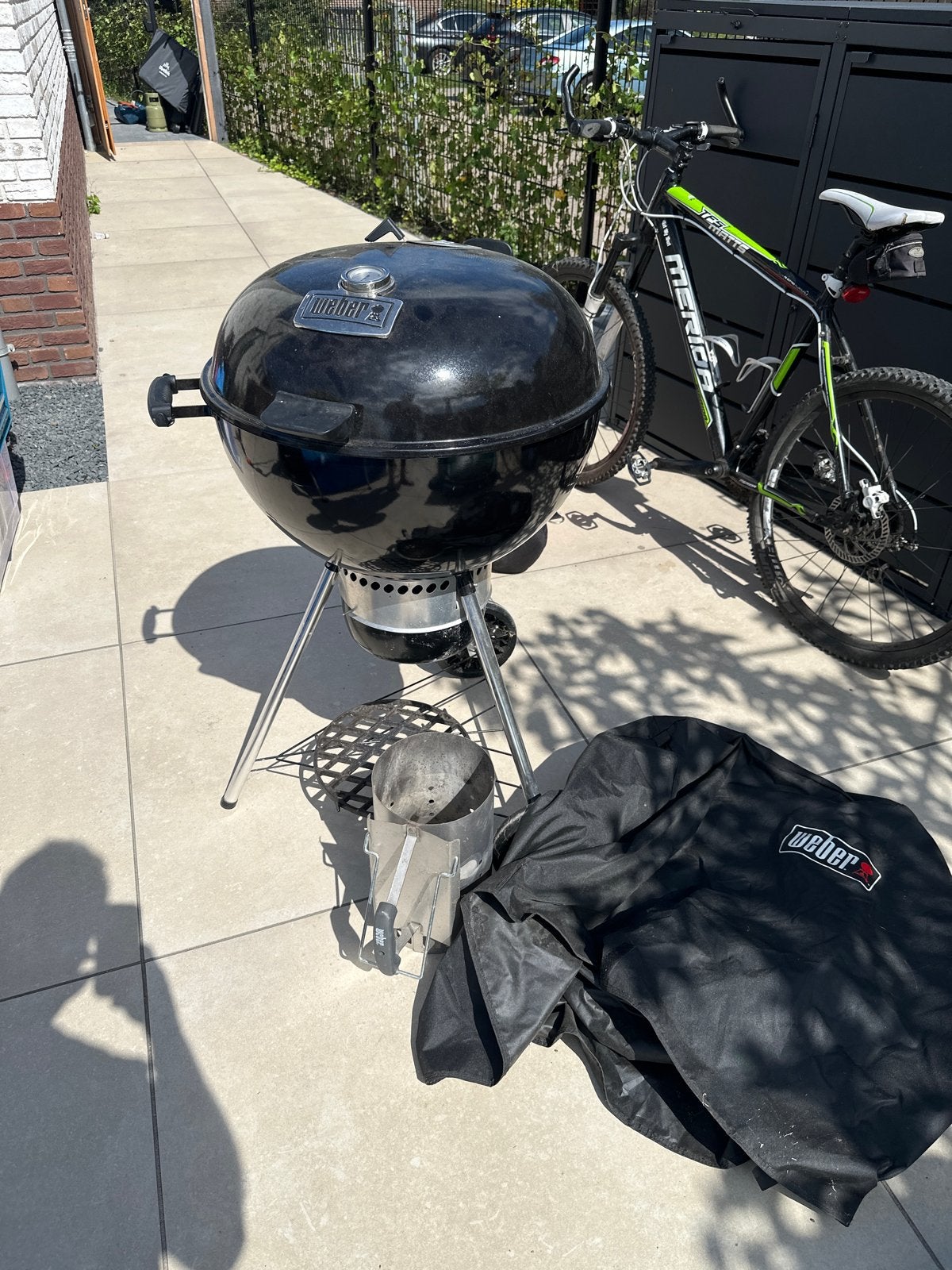 Nette Weber barbecue met hoes en starter, Ophalen, Gebruikt