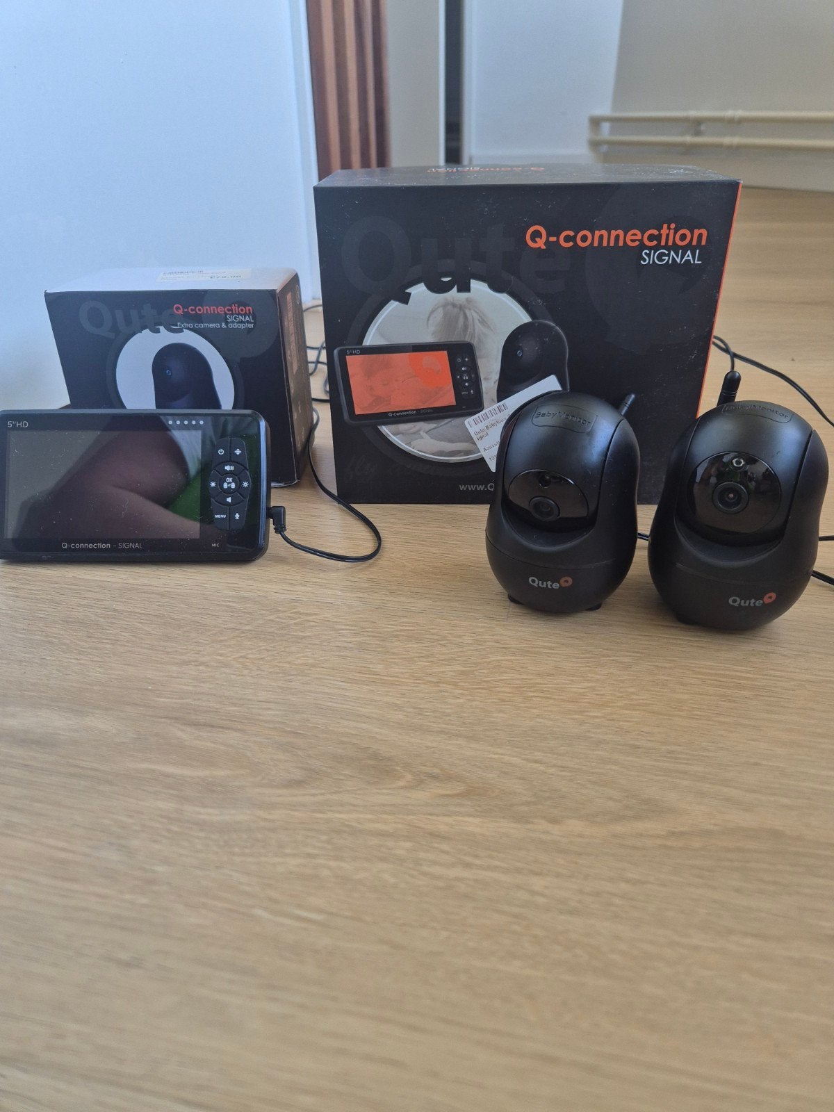Babyfoon set Qute met 2 camera's en 5" HD scherm, Kinderen en Baby's, Babyfoons, Verzenden, Gebruikt, 100 tot 250 meter, Camera