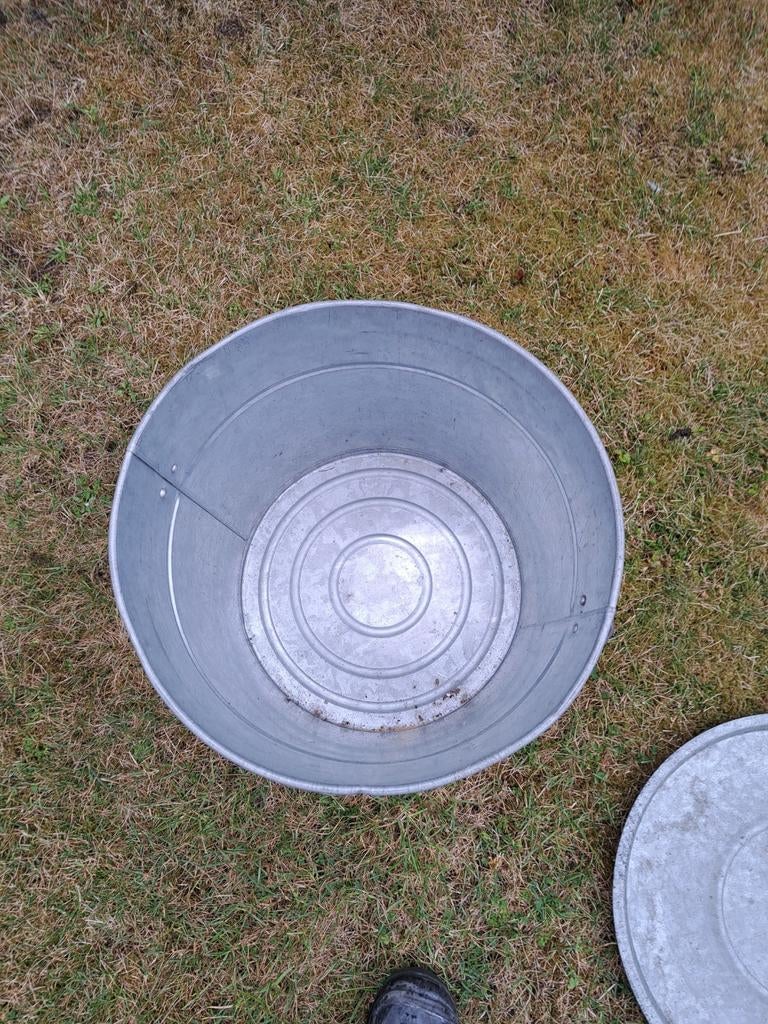 Zinken emmer, Ophalen, Rond