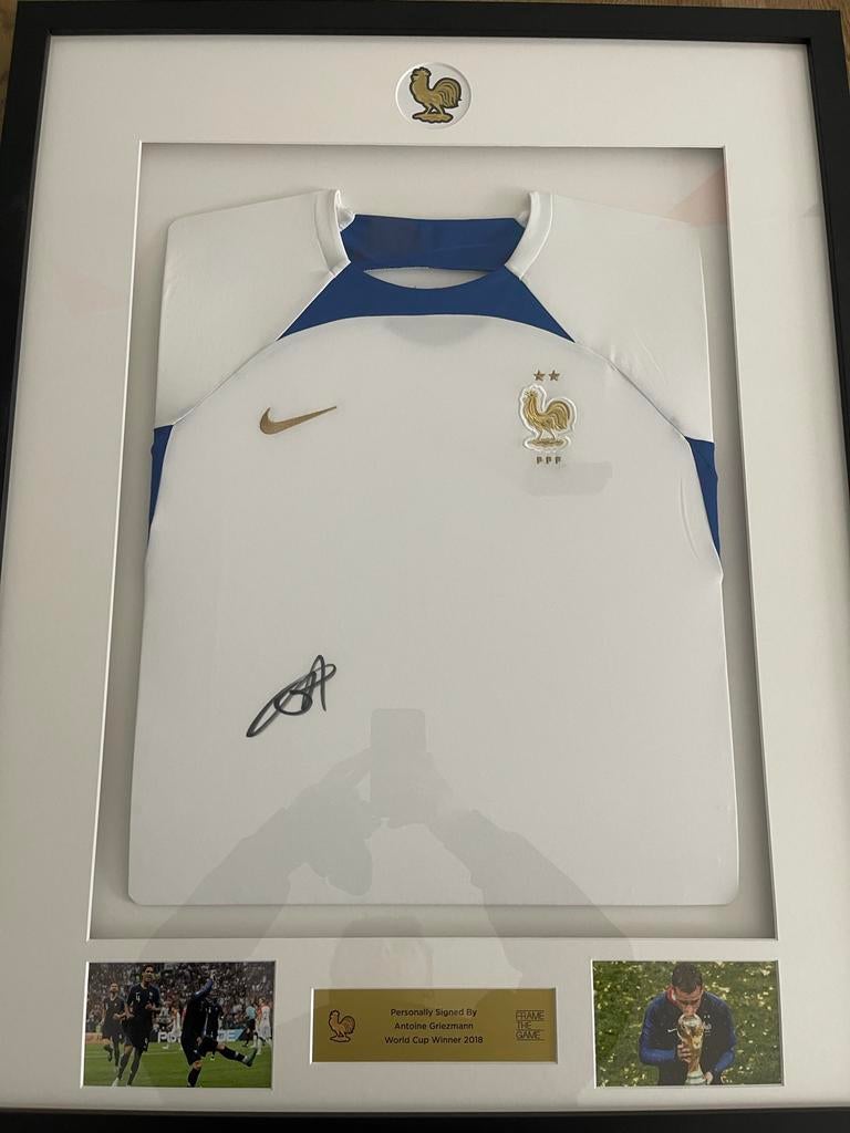Ingelijst Gesigneerd Trainingsshirt Griezmann, Ophalen of Verzenden, Zo goed als nieuw, Buitenlandse clubs, Shirt
