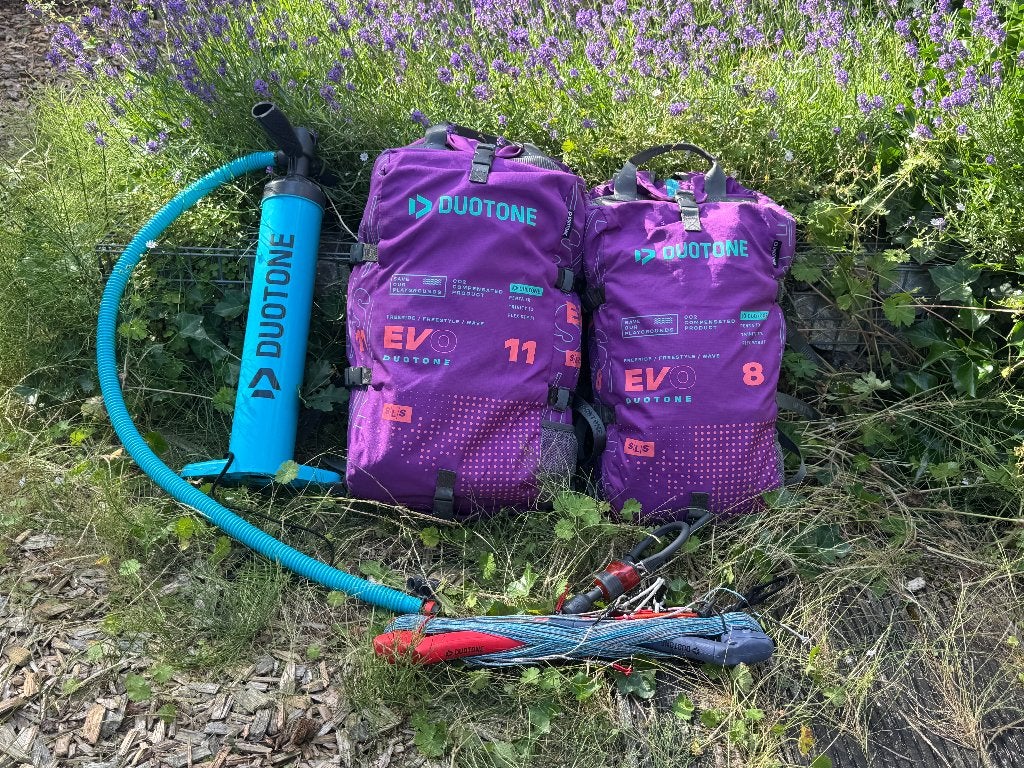 Duotone Evo SLS 2024 | 11m + 8m + Trust Bar + XL Pomp, Watersport en Boten, Kitesurfen, Ophalen, Gebruikt, Kitesurf-set, Geen board
