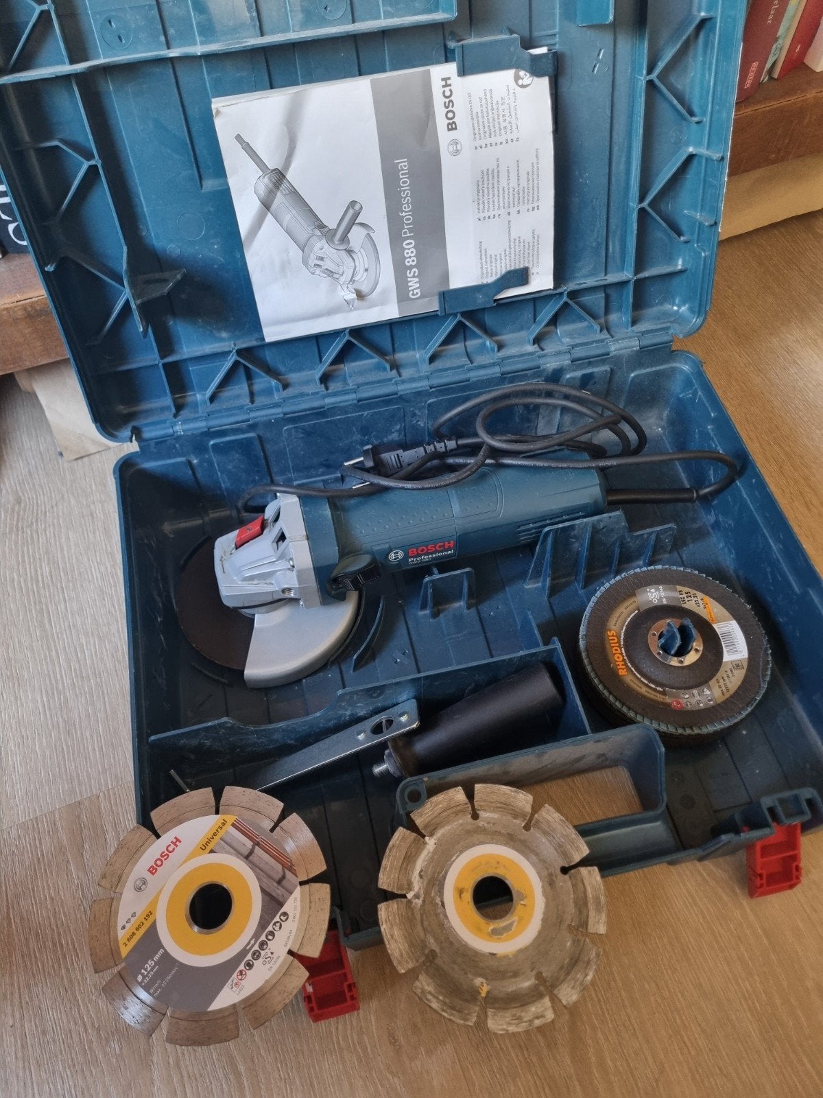 Bosch GWS 880 Professional Haakse Slijpmachine met Koffer, Ophalen of Verzenden, Zo goed als nieuw, 1000 watt of meer, Haakse handslijpmachine