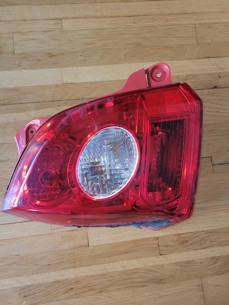 Achterlicht links Suzuki Alto, Ophalen of Verzenden, Gebruikt, Mitsubishi