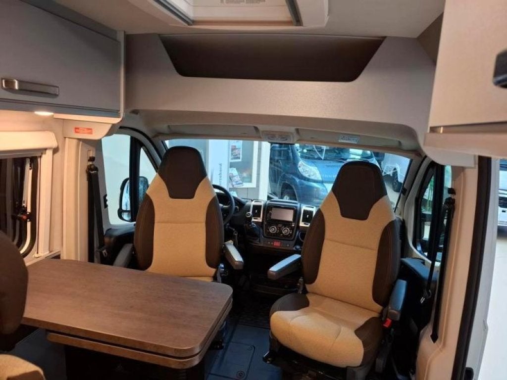 2021 Knaus Weinsberg 600MQ 140Pk Vastbed Trekhaak 34000Km, Caravans en Kamperen, Campers, Buscamper of Camperbus, Fiat, Tot en met 3
