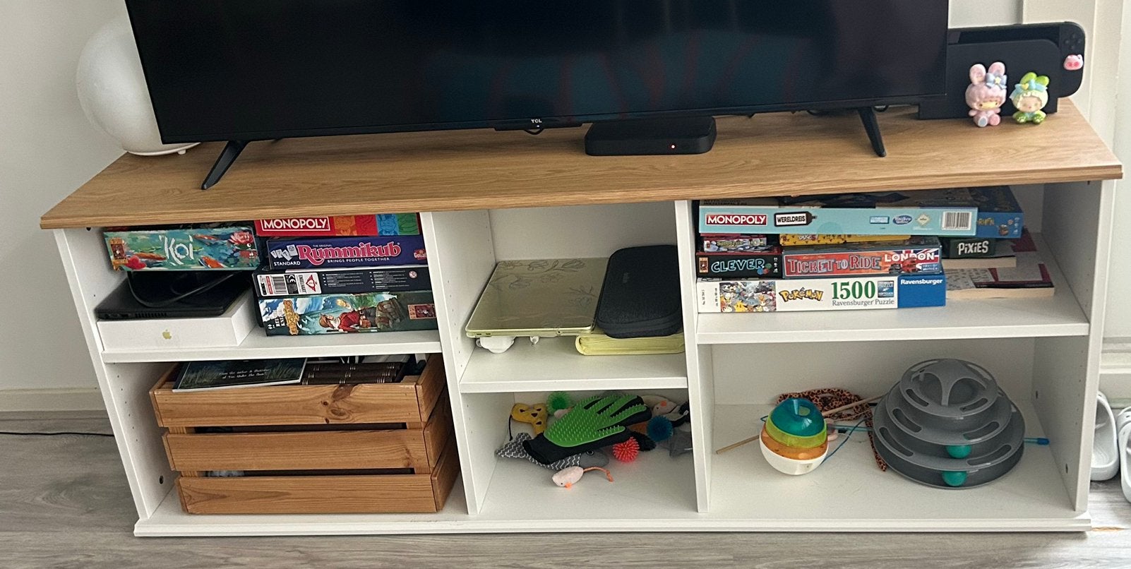 SKRUVBY televisiemeubel, Huis en Inrichting, Ophalen, 100 tot 150 cm, Zo goed als nieuw, Minder dan 100 cm