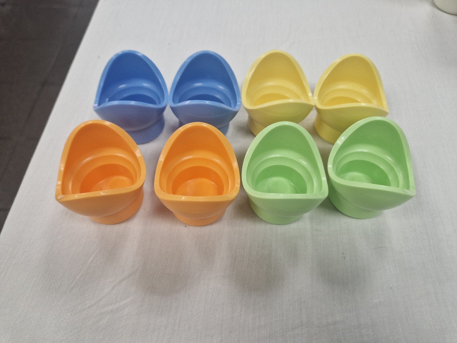 Set van 8 Tupperware eierdopjes in diverse kleuren, Ophalen of Verzenden