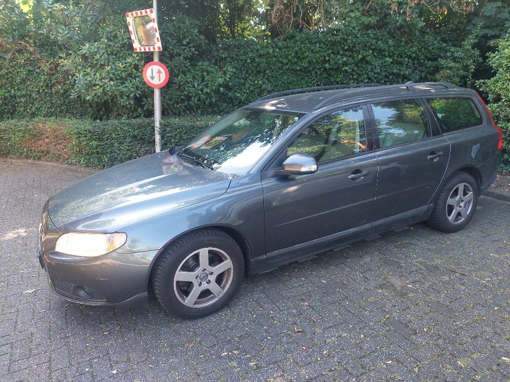 Volvo V70 2.0 D 2008 Grijs, Voorwielaandrijving, Parkeersensor, 136 pk, Beige