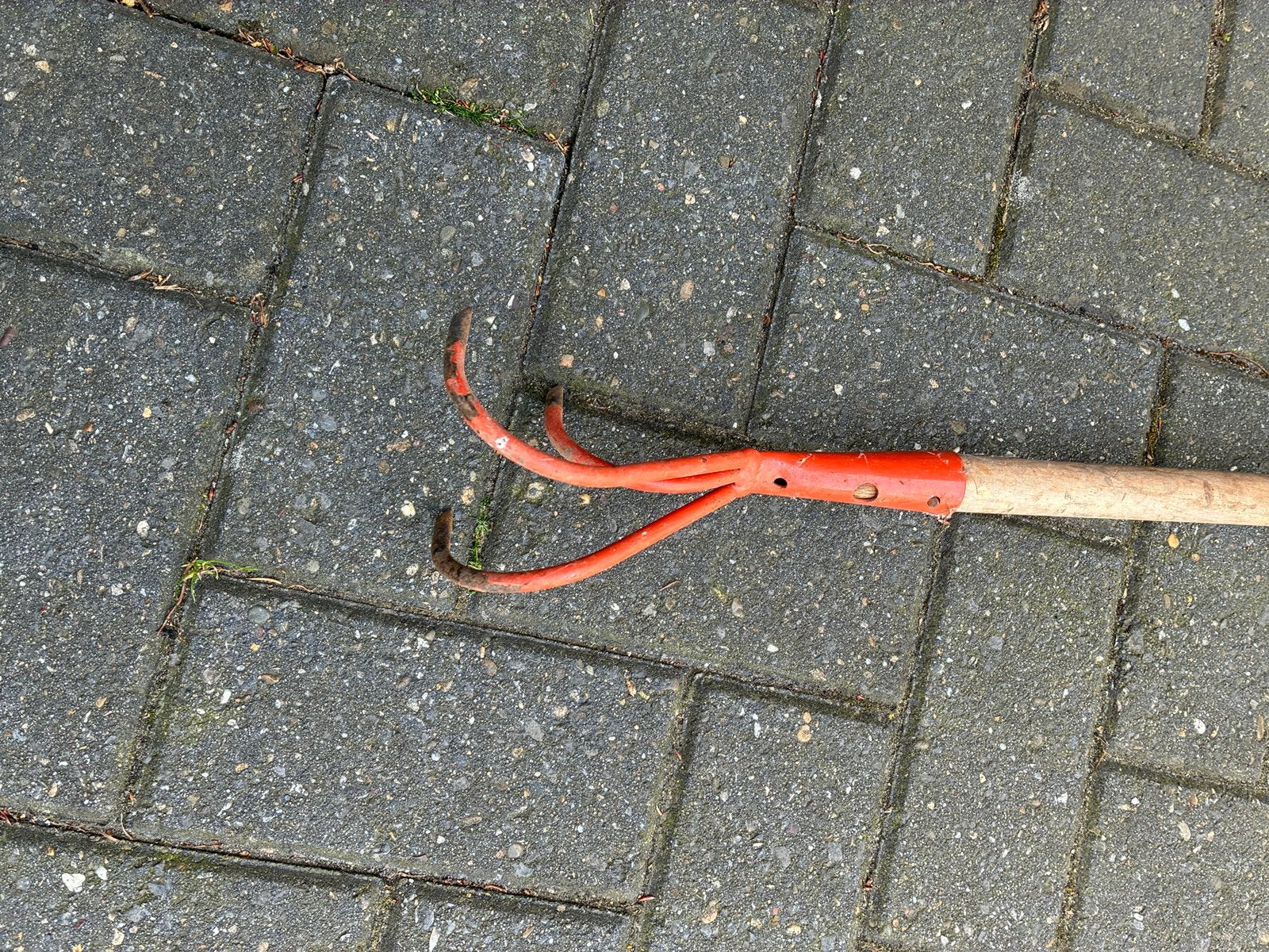 Tuinwoeler/tuinkrabber met 3 poten, Ophalen of Verzenden, Zo goed als nieuw