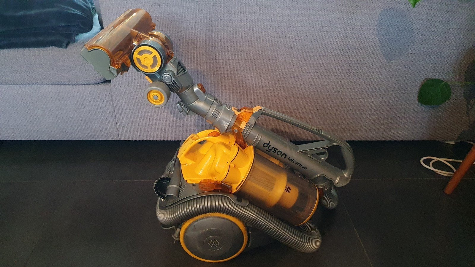 Iconische Dyson dc11 allergy stofzuiger. DEFECT !!, Witgoed en Apparatuur, Ophalen, Geschikt voor harde vloeren, Dyson, Niet werkend