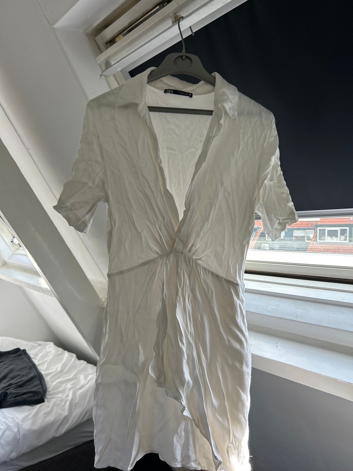 Zara witte jurk met knoopdetail, Wit, Ophalen of Verzenden, Zo goed als nieuw, Maat 36 (S)