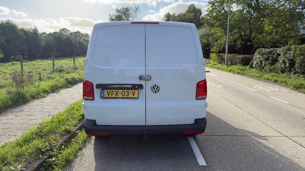 Foto 7 van Volkswagen Transporter 2.0 TDI 110pk L2H1 2020 I 89.000km