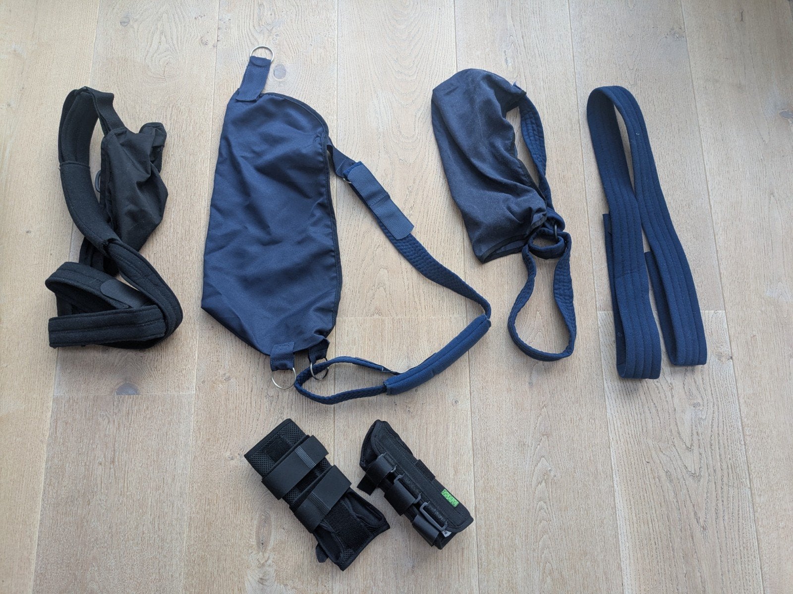 3 stuks sling en 2 stuks brace, pols, polsbrace links, Ophalen of Verzenden, Zo goed als nieuw