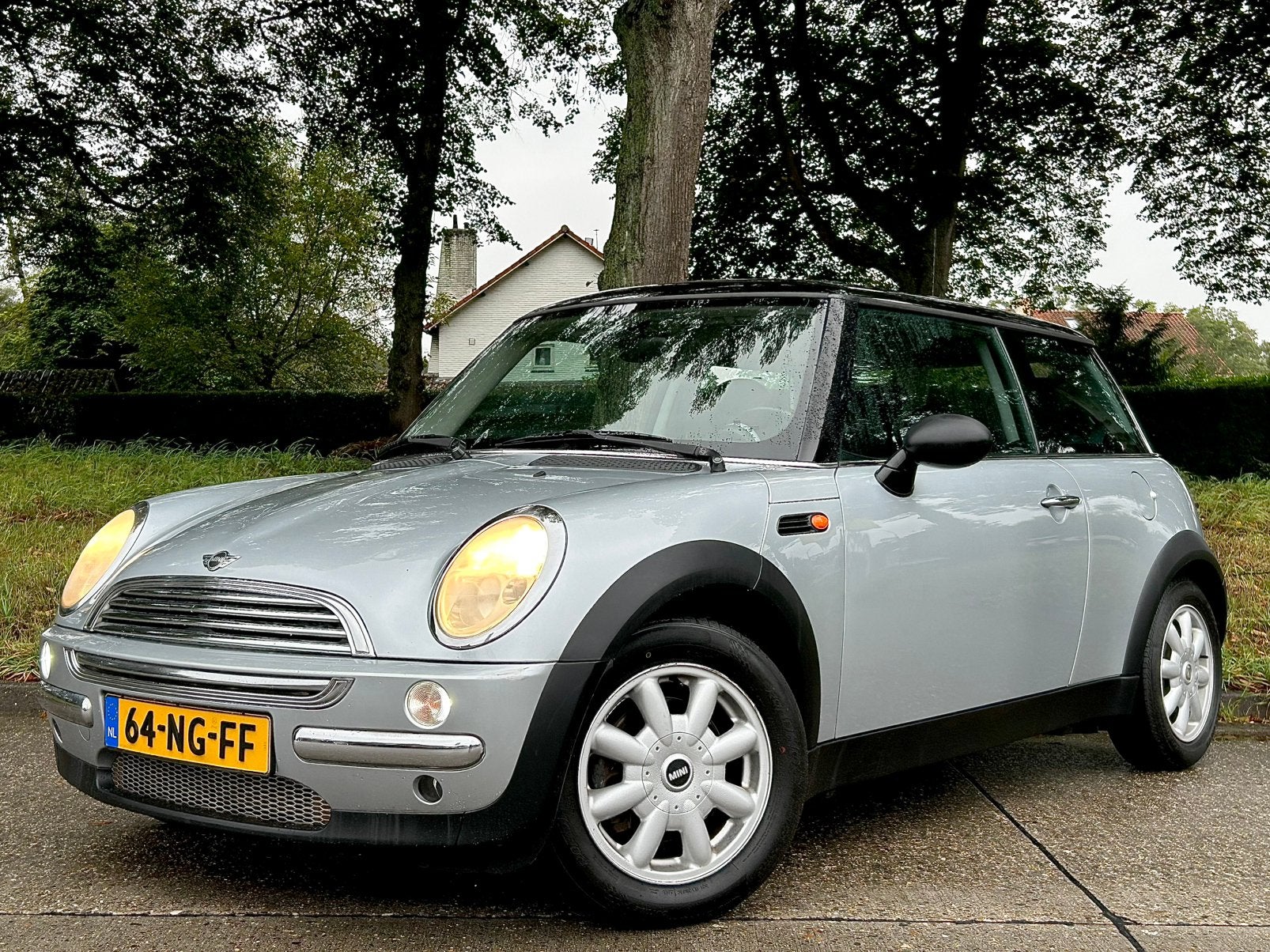 Mini One 1.6 / Airco / Lage-KM / Toerenteller / LM-V /, Voorwielaandrijving, Verwarmde buitenspiegels, 4 cilinders, 4 stoelen