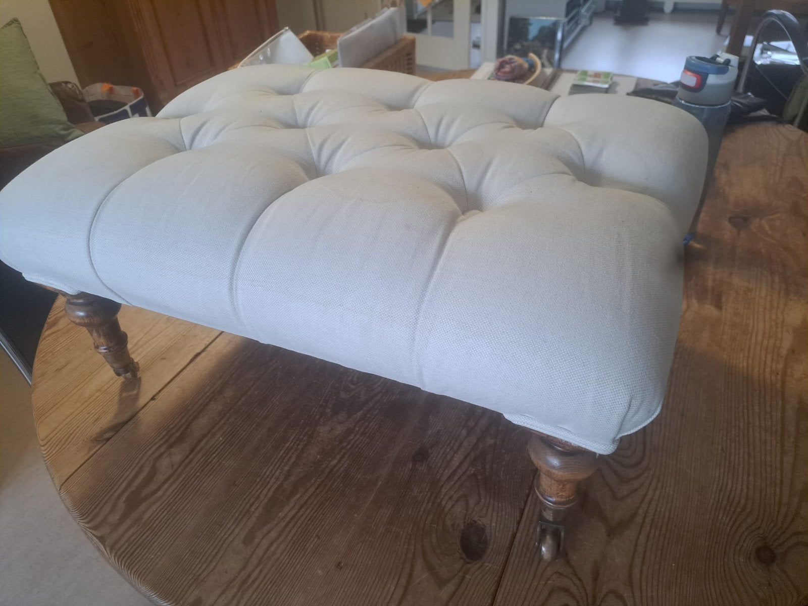 Footstool/voetenbank gecappitonneerd, Ophalen, Minder dan 50 cm, Gebruikt, Klassiek