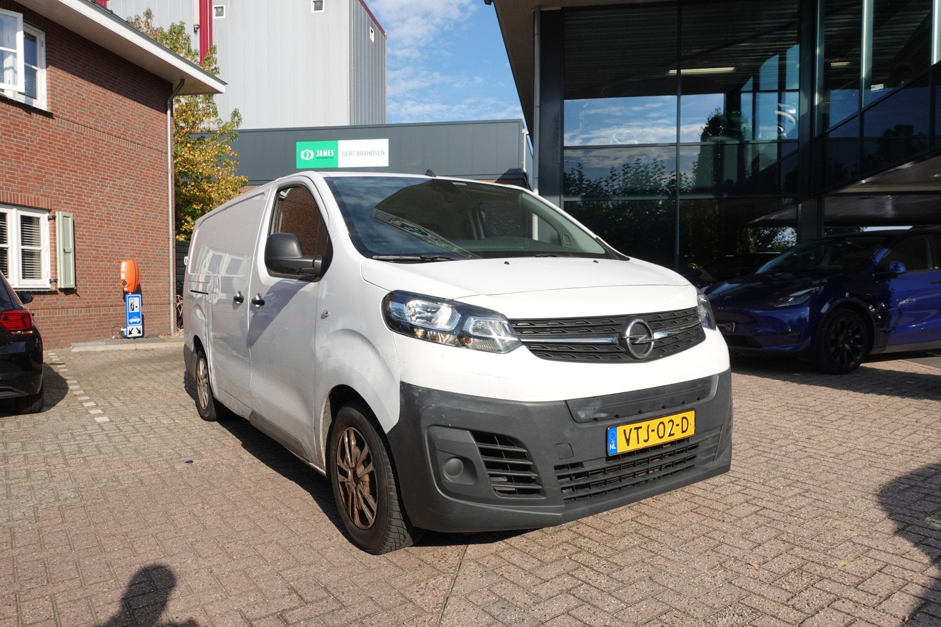Opel Vivaro-e L3H1 Edition 75 kWh | SCHADEAUTO | (bj 2023), Auto's, 136 pk, Gebruikt, Wit, Origineel Nederlands
