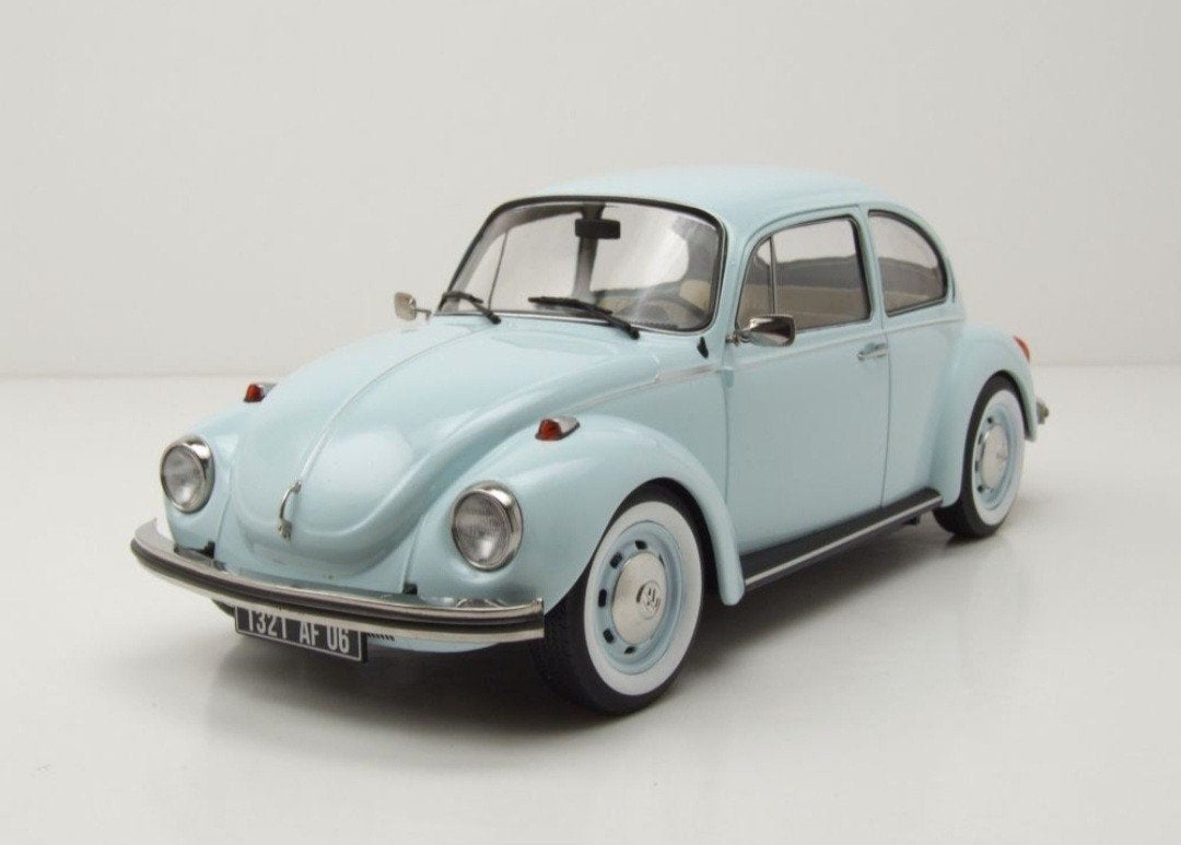 1:18 Volkswagen Kever 1303 uit 1973 Pastel blauw Norev, Ophalen of Verzenden, Nieuw, Auto, Norev