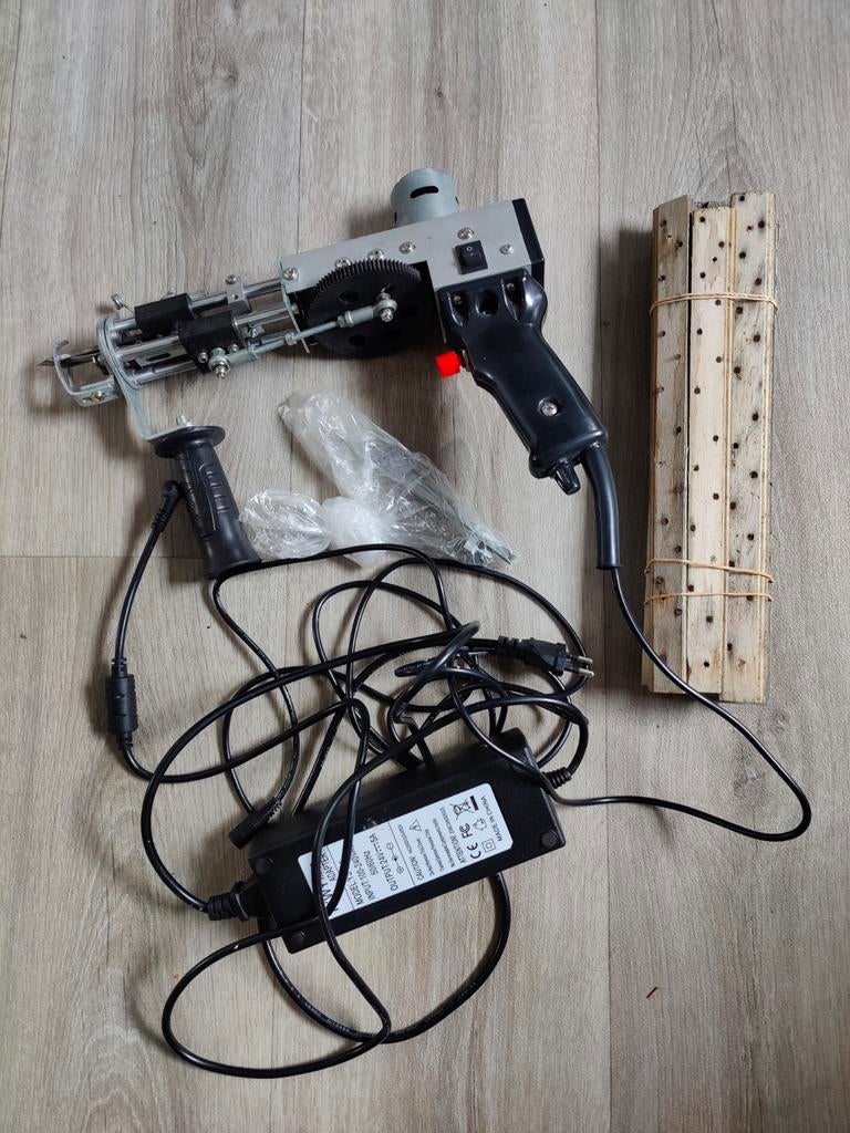 Tufting gun met frame latjes, Hobby en Vrije tijd, Ophalen of Verzenden