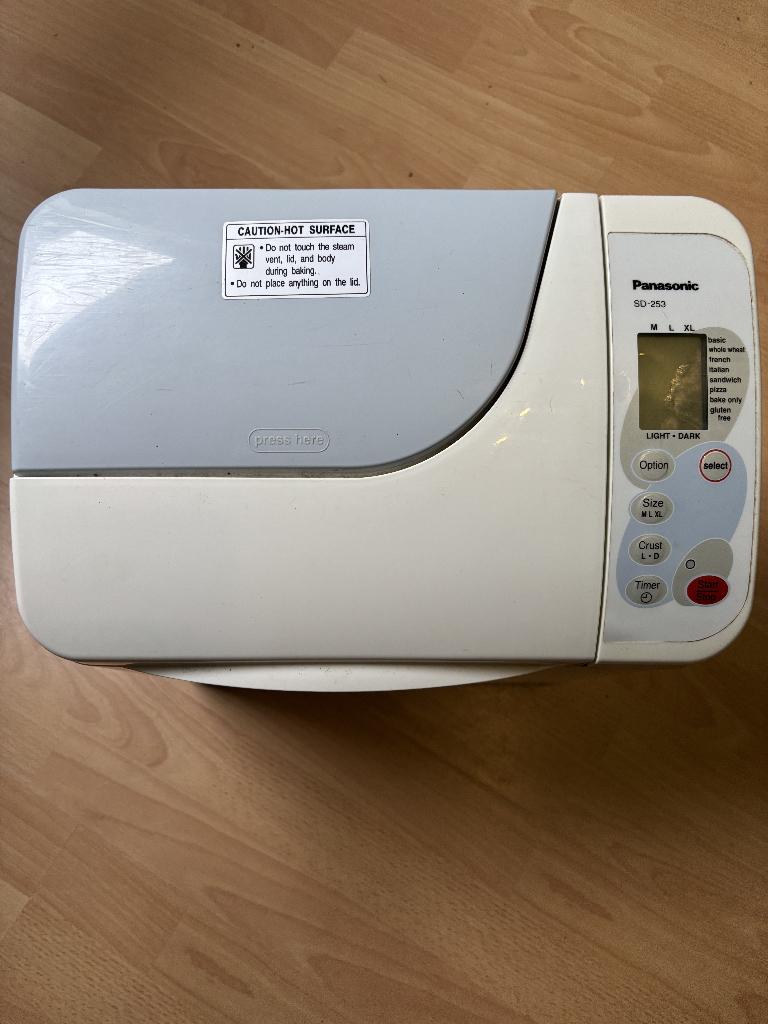 Broodbakmachine SD-253, 400 tot 800 gram deeg, Ophalen, Gebruikt, Met timer