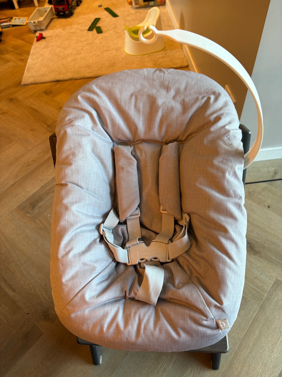 Stokke Tripp Trapp Newborn Set + 3 hoezen + speelboog, Ophalen of Verzenden, Zo goed als nieuw, Overige typen, Gordel(s)