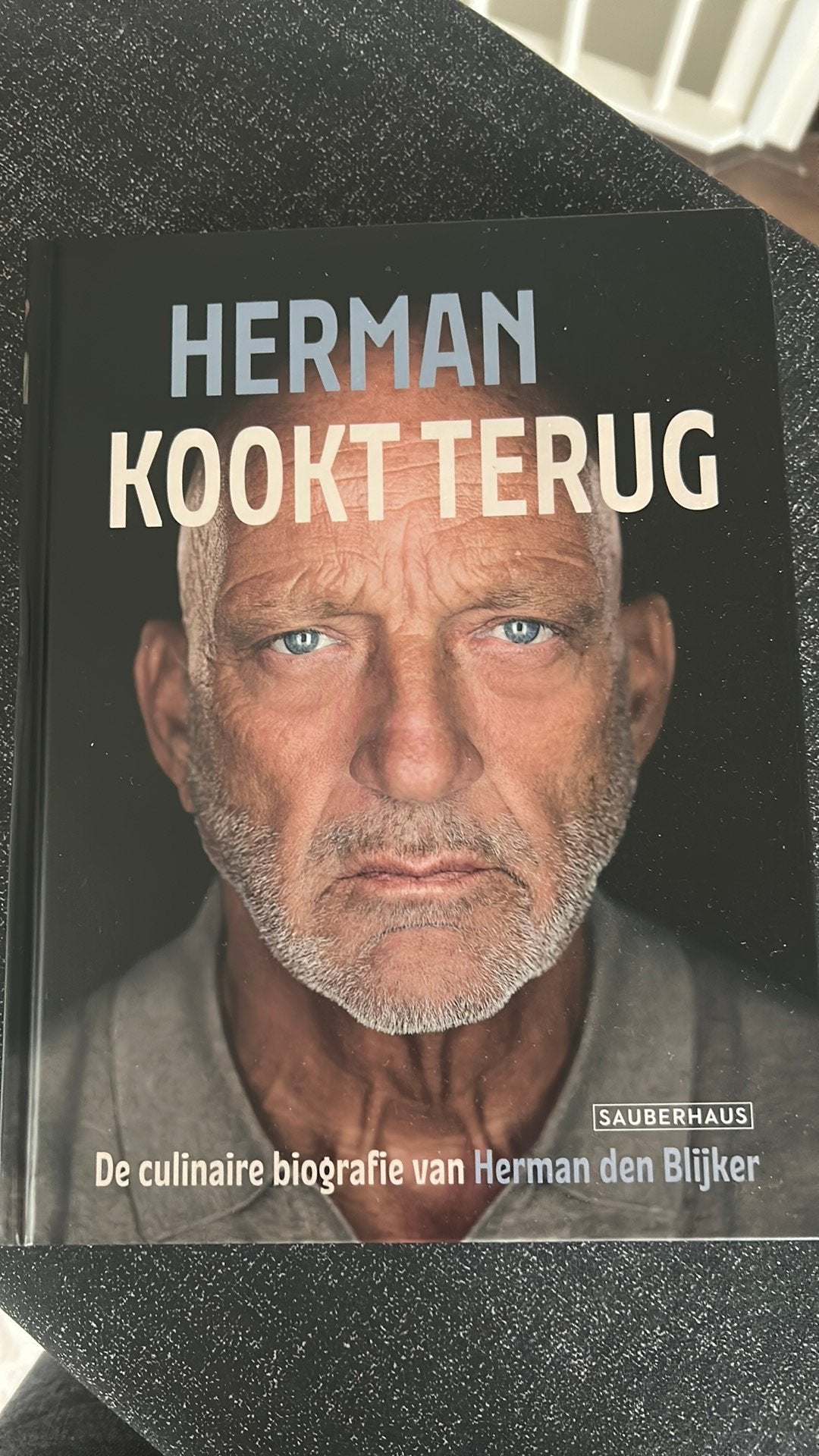 Biografie Herman kookt terug, Boeken, Ophalen of Verzenden, Nieuw, Overige