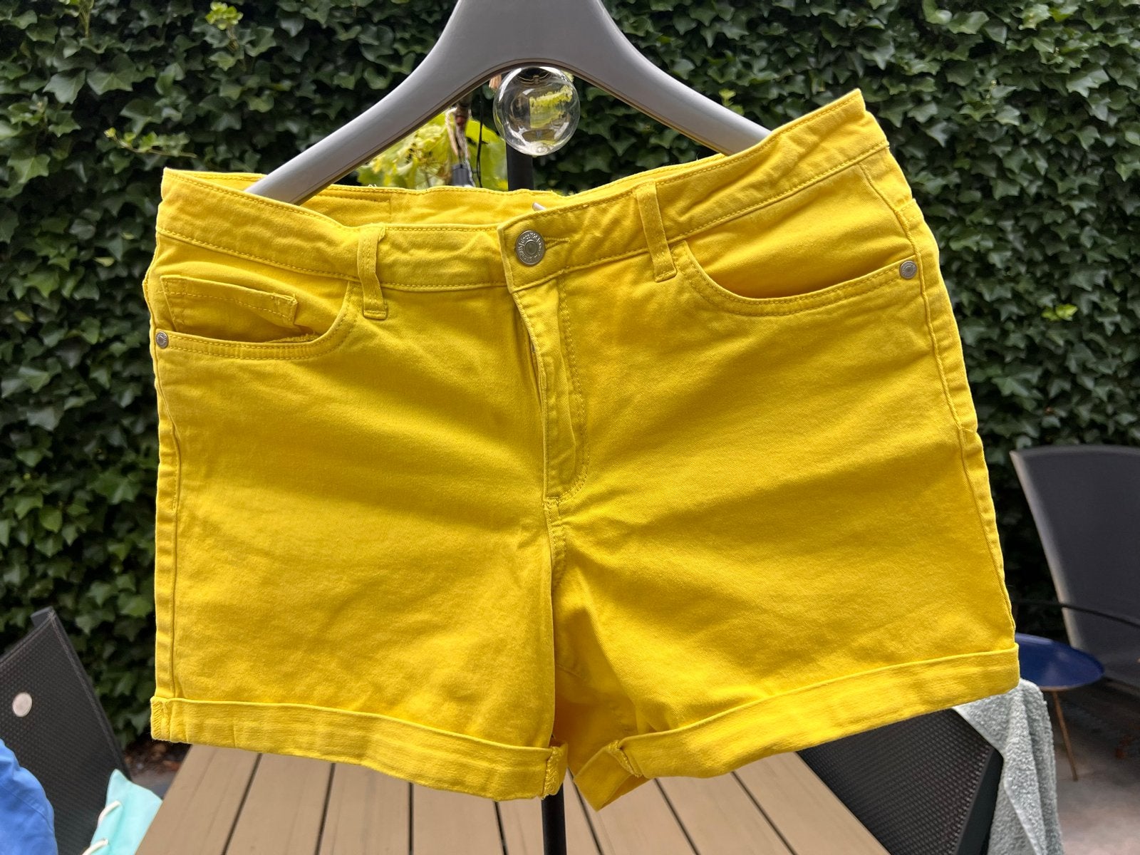 Gele HEMA korte broek maat 42, Kort, Geel, Maat 42/44 (L), Ophalen of Verzenden