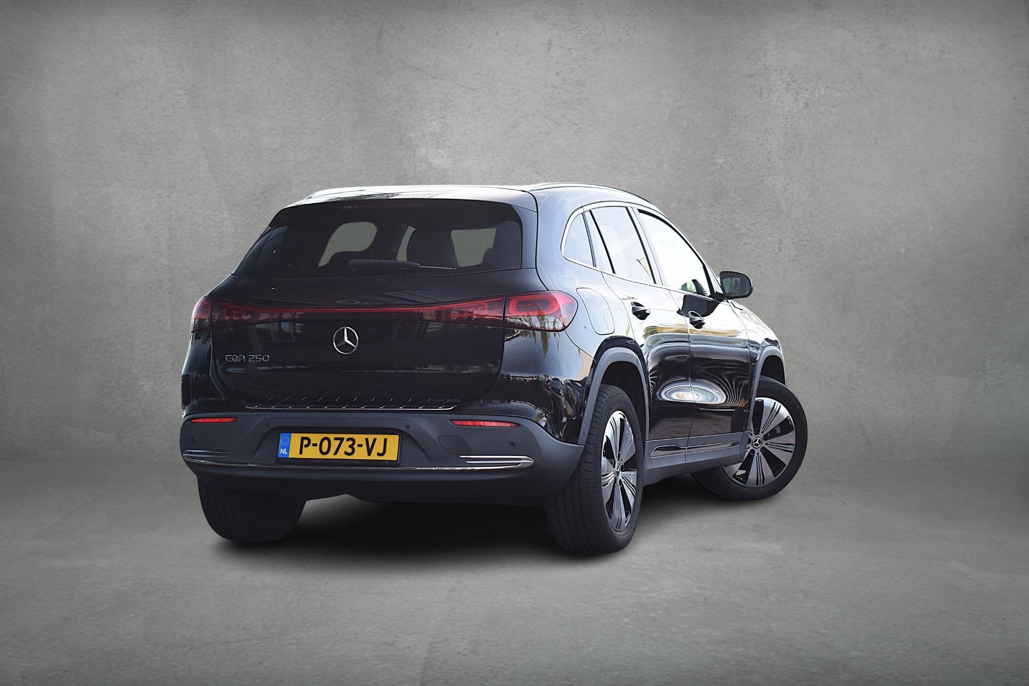 Mercedes-Benz EQA 250 Business Solution AMG 67 kWh | Apple C, Gebruikt, 190 pk, Zwart, 67 kWh