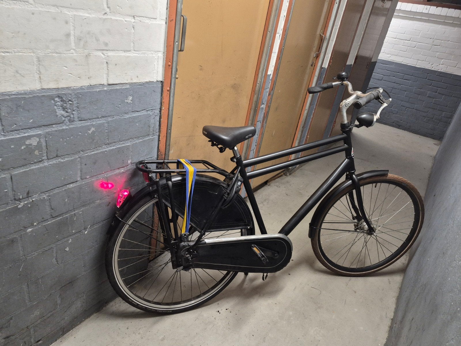 Zwarte hernfiets 28 inchmet terugtraprem, Fietsen en Brommers, Terugtraprem, Gebruikt, Versnellingen, 57 tot 61 cm