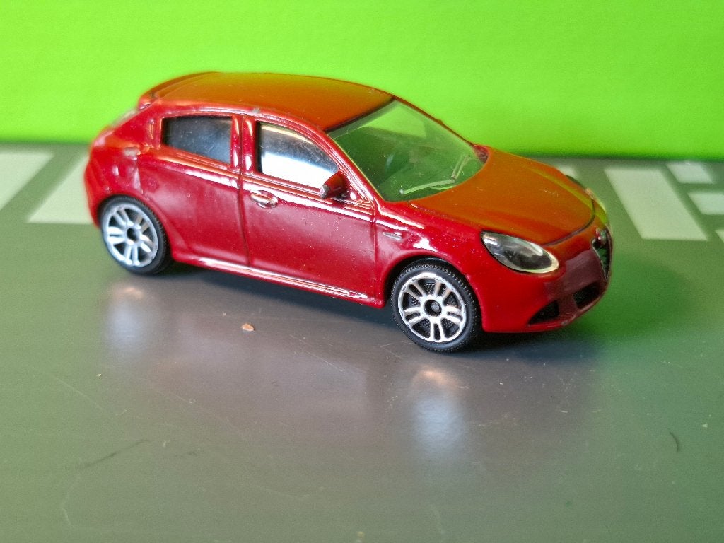 Majorette 271b - Alfa Romeo Giulietta [rood] 1/58, Ophalen of Verzenden, Gebruikt, Auto