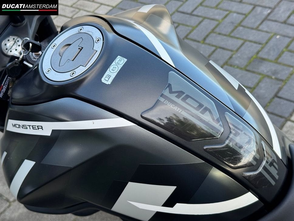 DUCATI Monster + 937 (bj 2022) 26.028 km, DUCATI, 2 cilinders, 468 cc, Motorrijbewijs A