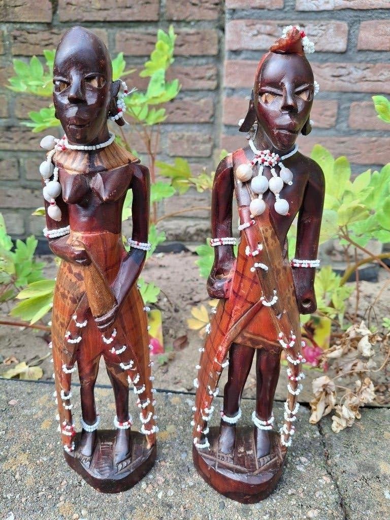 Masai beelden hout,  Afrika man en vrouw, Antiek en Kunst, Houtsnijwerk, Ophalen of Verzenden, Hout, Bruin