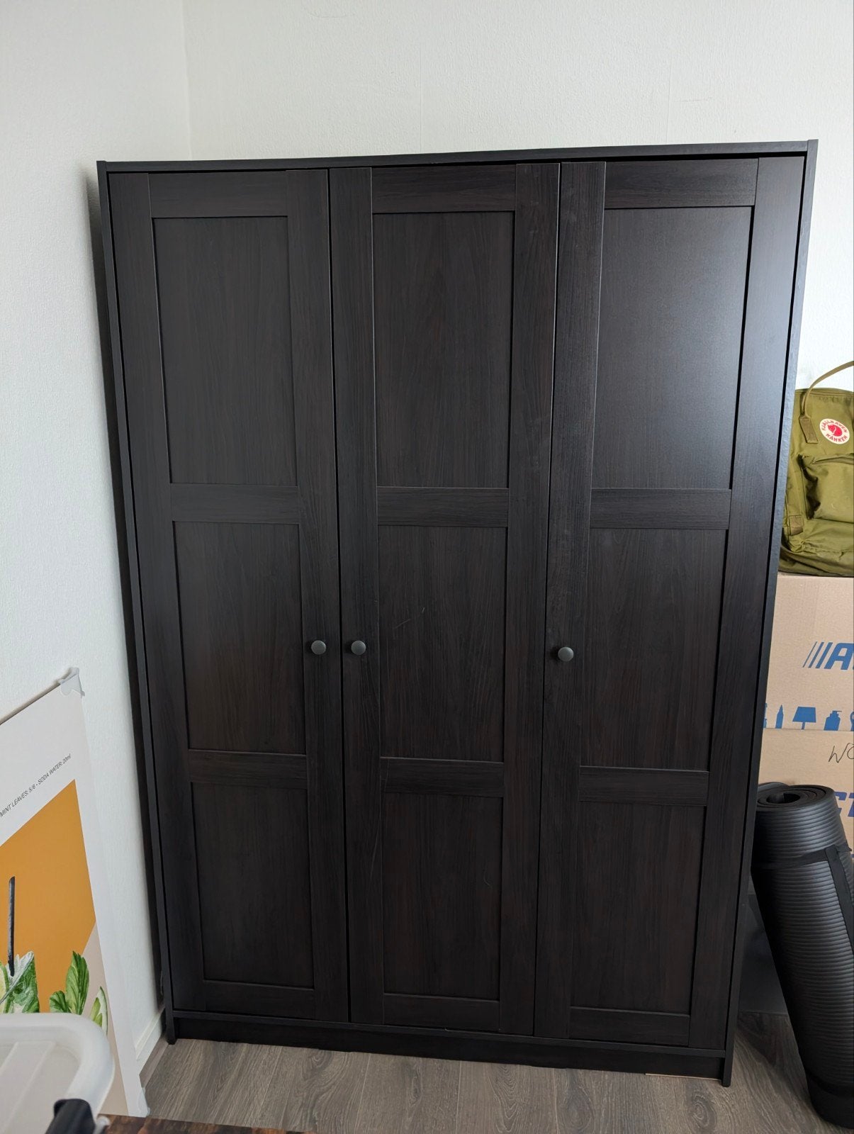 Donkerbruine kledingkast IKEA RAKKESTAD, Ophalen, Met deur(en), 100 tot 150 cm, Zo goed als nieuw