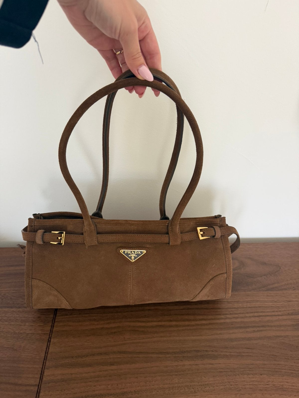 Prada Bonnie medium suede handbag, Ophalen of Verzenden, Zo goed als nieuw, Zwart, Handtas