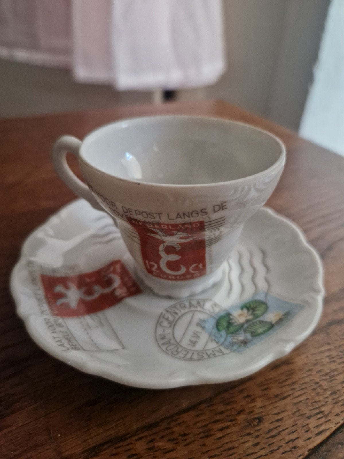 Vintage Kop en Schotel met Postzegel Design, Huis en Inrichting, Keramiek, Vintage, Ophalen of Verzenden, Zo goed als nieuw