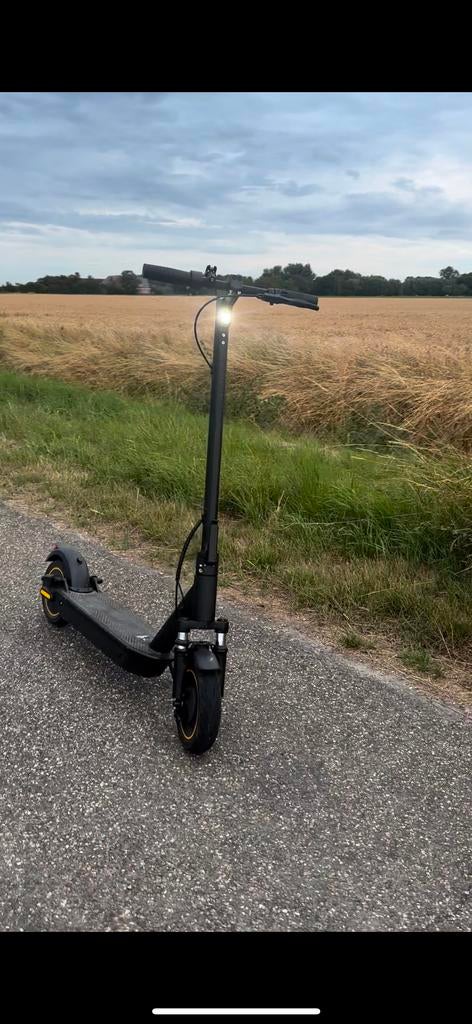 Aovo pro esmax e step, Fietsen en Brommers, Steps, Zo goed als nieuw, Elektrische step (E-scooter), Ophalen
