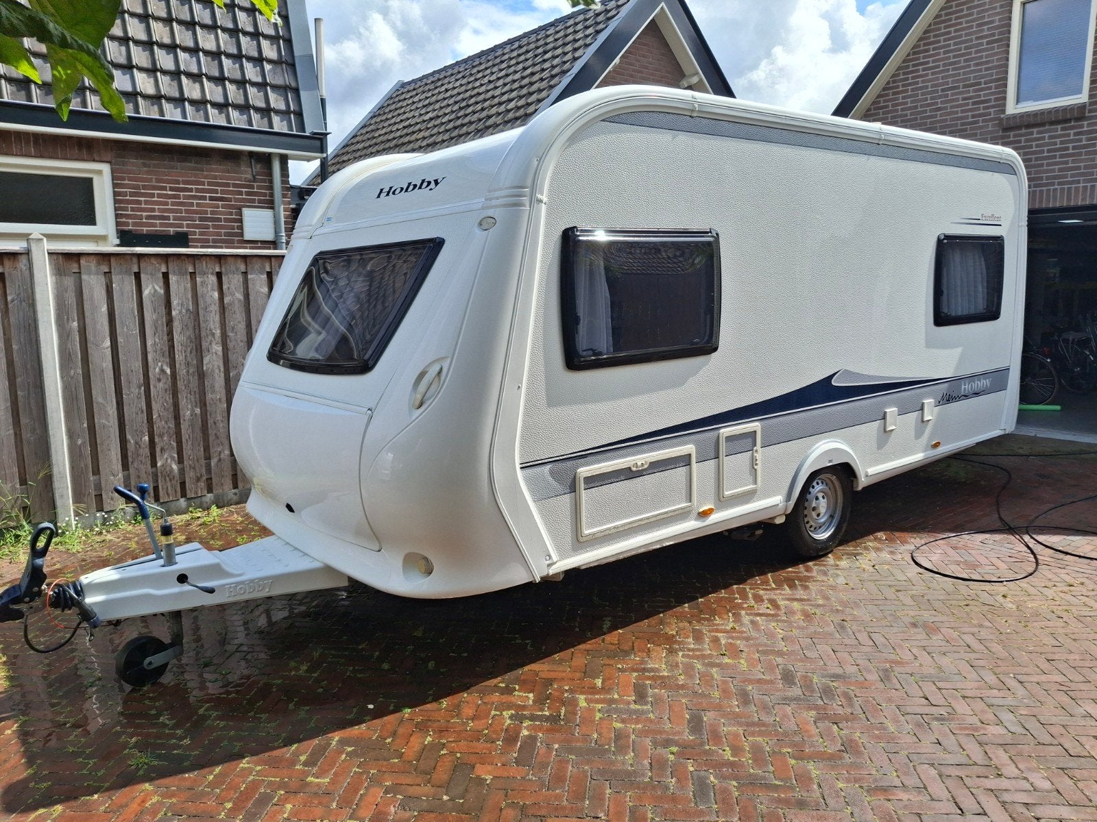 Hobby 455 UF Excellent caravan  2011, Caravans en Kamperen, Caravans, Rondzit, Hobby, Ringverwarming, Dwarsbed
