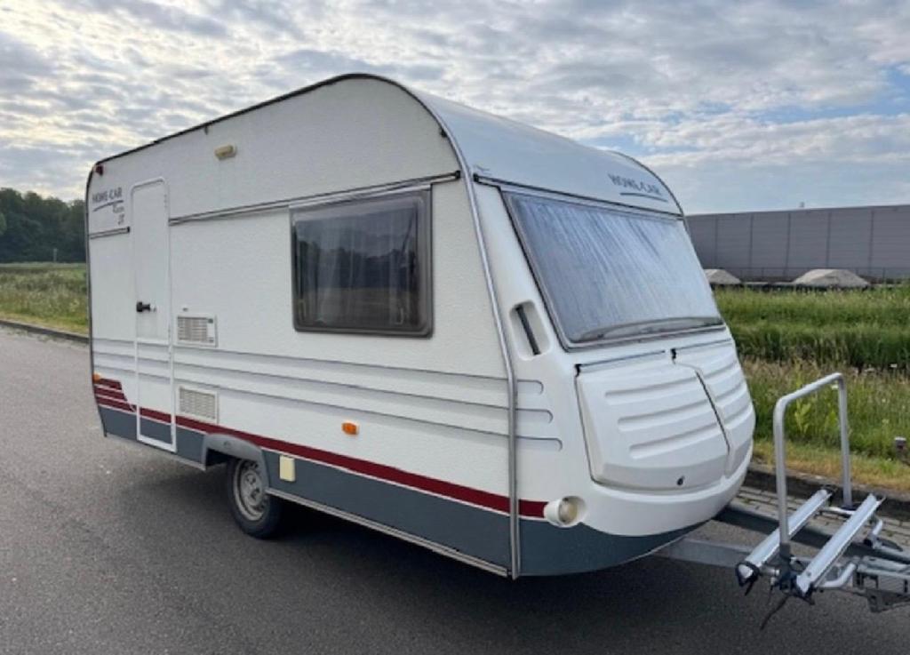 Home-Car Racer 35 - Compacte en complete caravan, Caravans en Kamperen, Caravans, Home-car, Rondzit, Omvormbare zithoek, Particulier