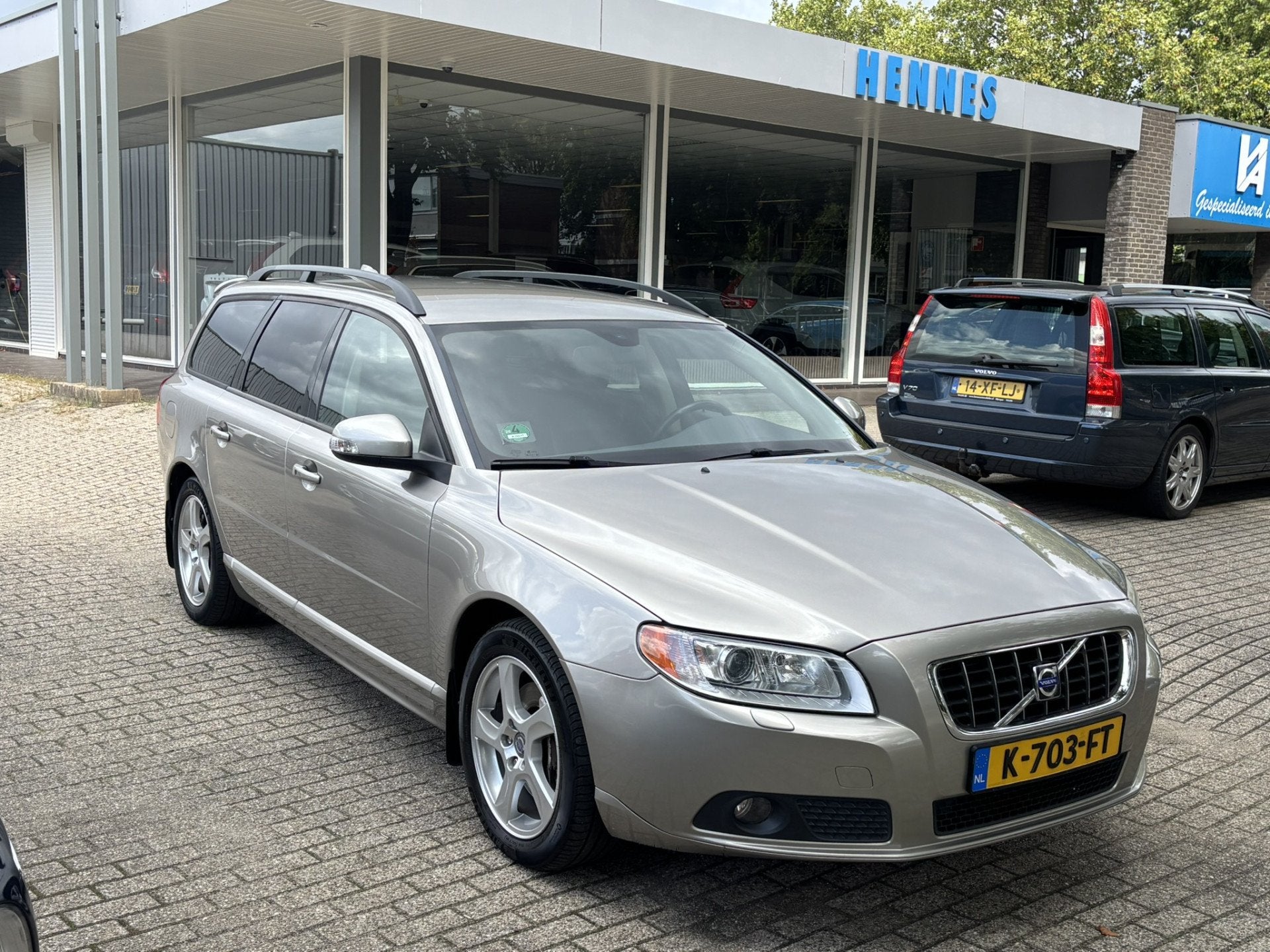 Volvo V70 2.5FT Momentum LPG Keyless Xenon (bj 2009), Voorwielaandrijving, Gebruikt, Leder en Stof, 2521 cc