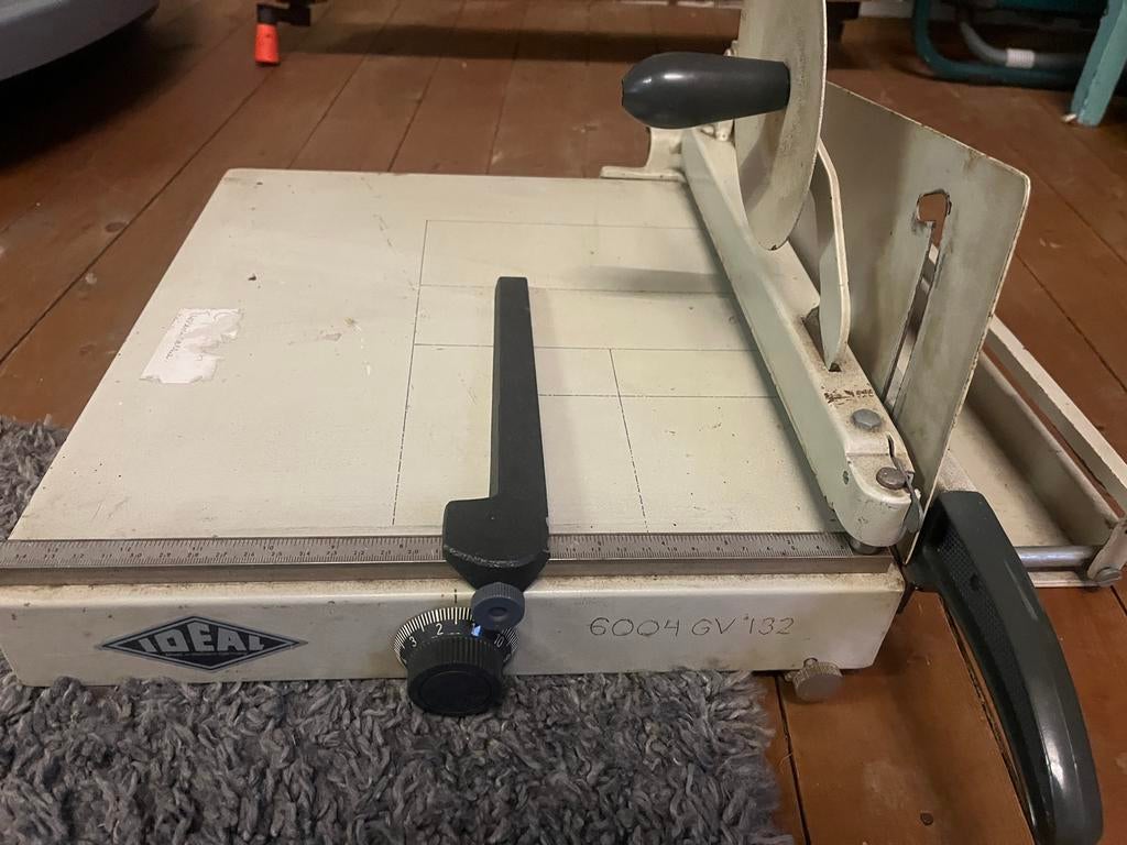 Ideal 6004 GV 132 papiersnijder, Ophalen, Gebruikt