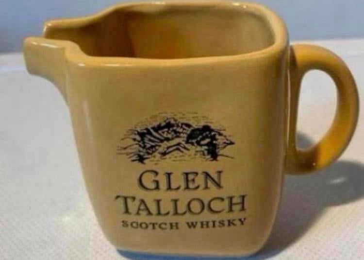 Okergeel waterkannetje van Glen Talloch scotch whisky., Ophalen of Verzenden, Zo goed als nieuw, Overige typen