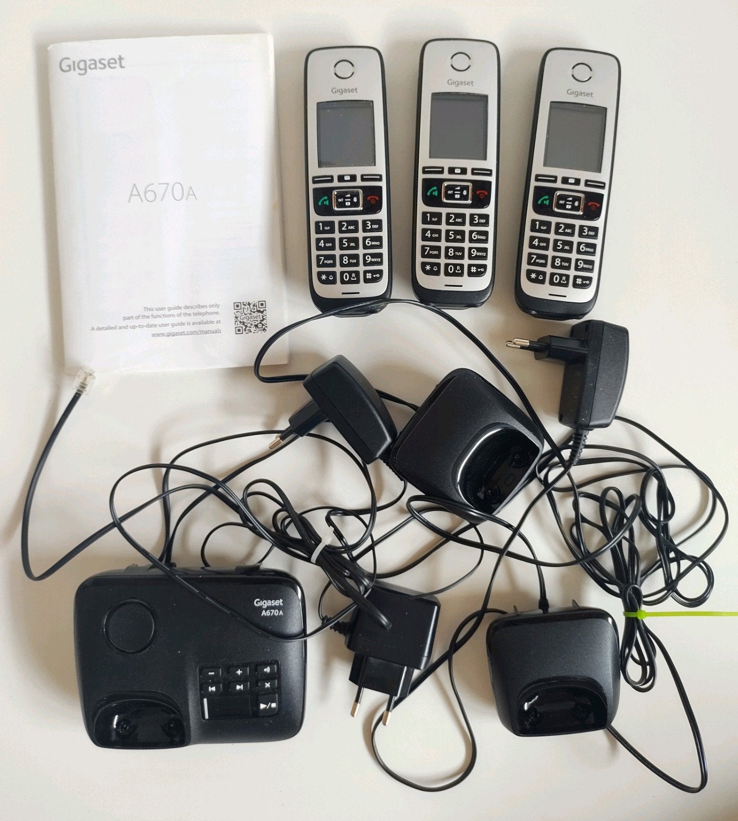 Gigaset A670A met drie telefoons voor TIEN euro, Ophalen of Verzenden, Gebruikt, 3 handsets